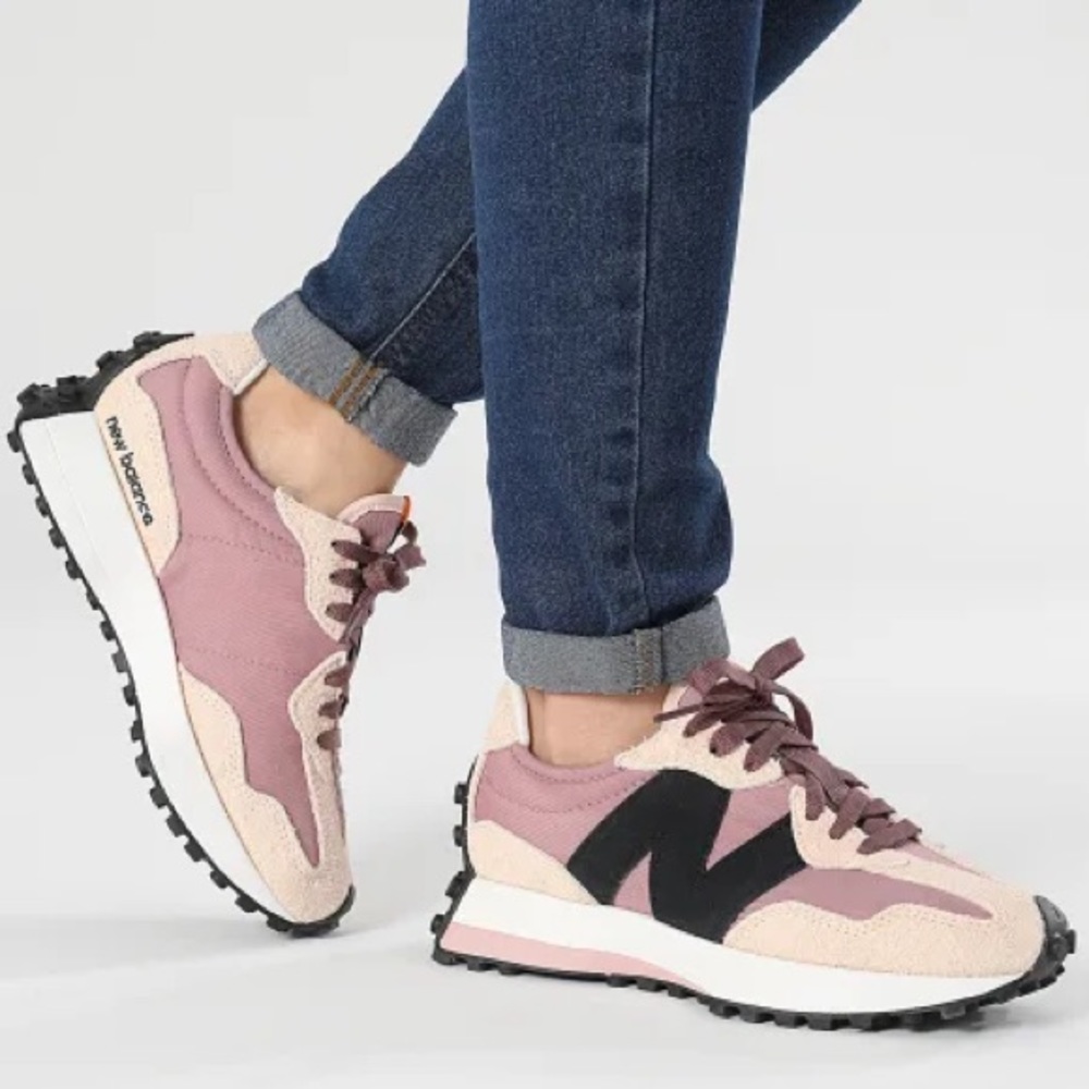 New Balance 327
Women's(WS327WE) - Picture 2 of 6